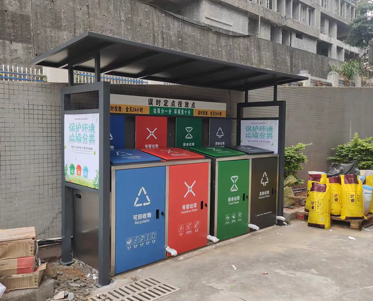羅馬景福城，采購(gòu)了六套精美的垃圾分類(lèi)箱